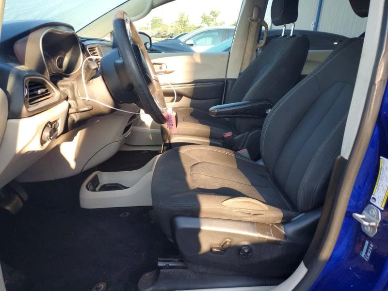 2021 CHRYSLER VOYAGER LX 7