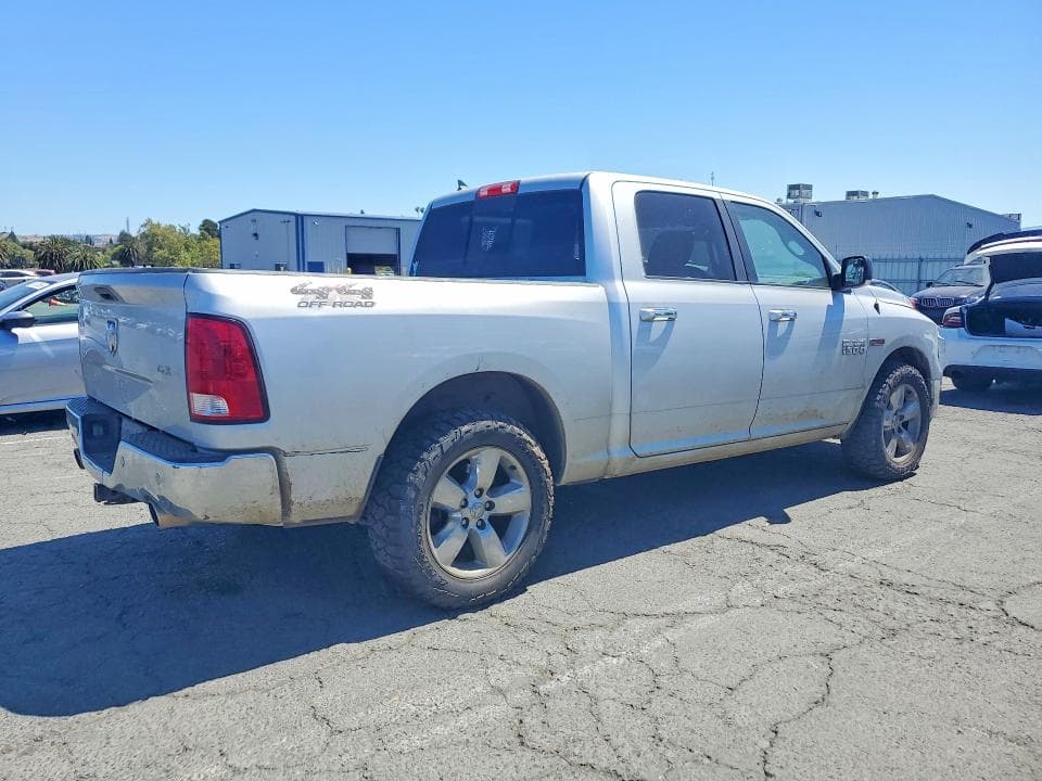 2017 RAM 1500 SLT 3
