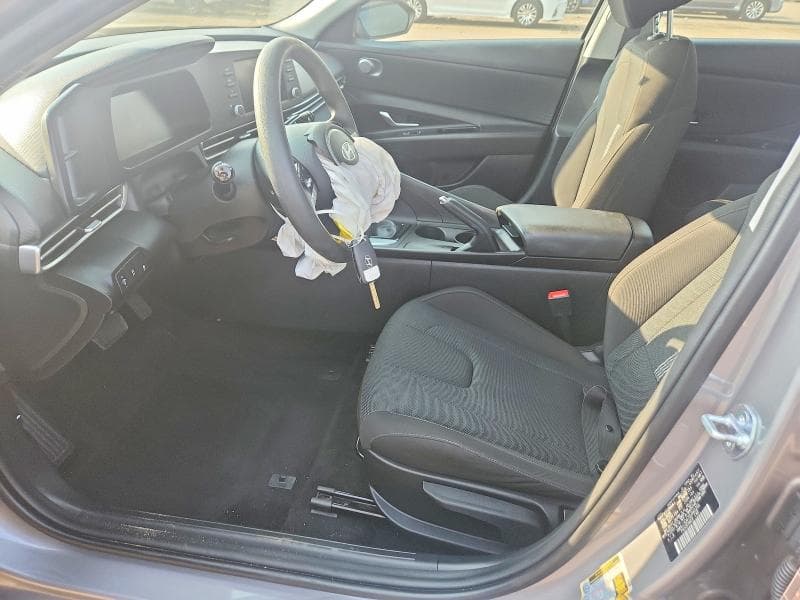 2025 HYUNDAI ELANTRA SE 7
