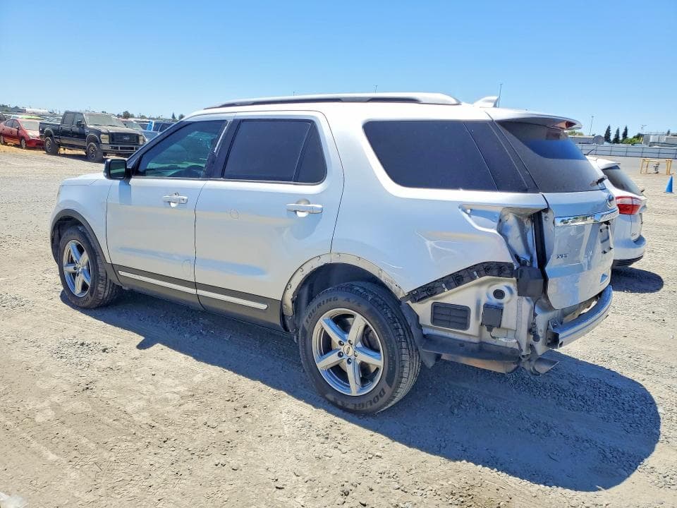 2017 FORD EXPLORER XLT 2