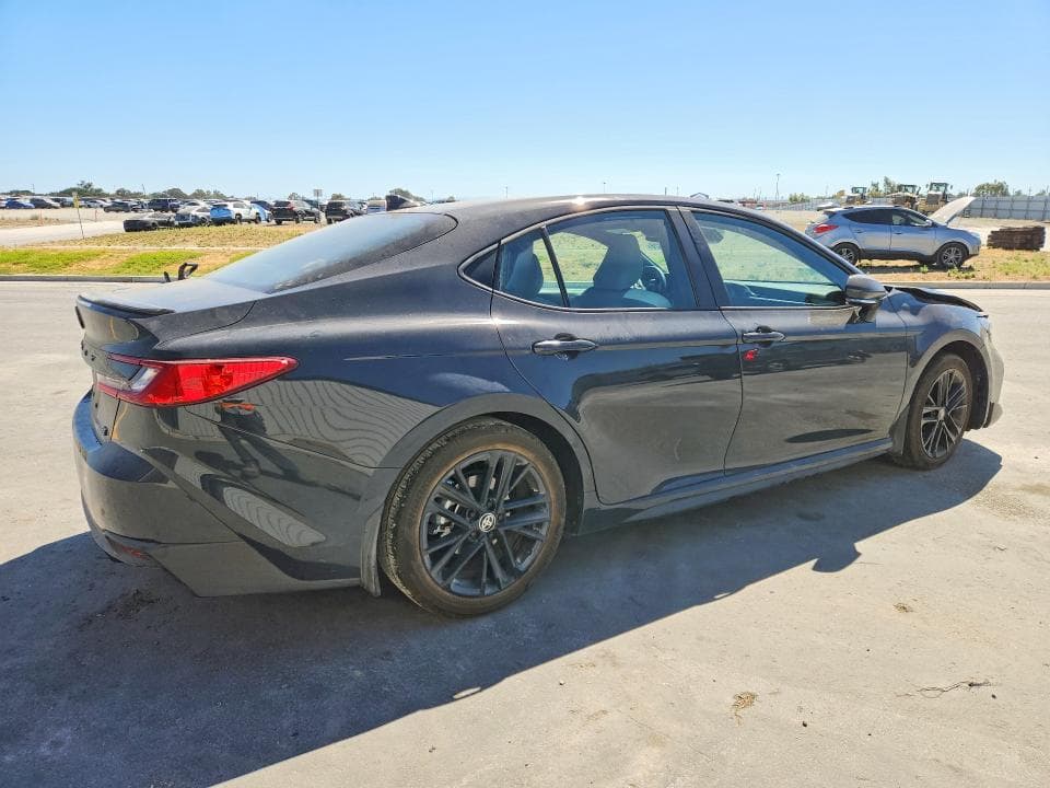 2026 TOYOTA CAMRY SE 3