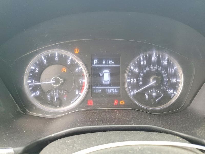 2019 HYUNDAI SANTA FE SE 9