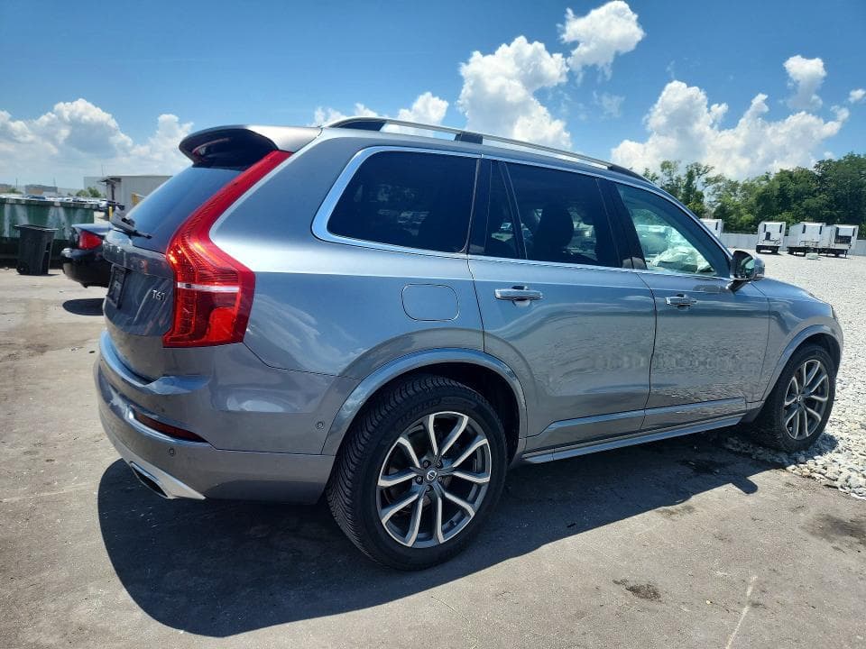 2017 VOLVO XC90 T6 3