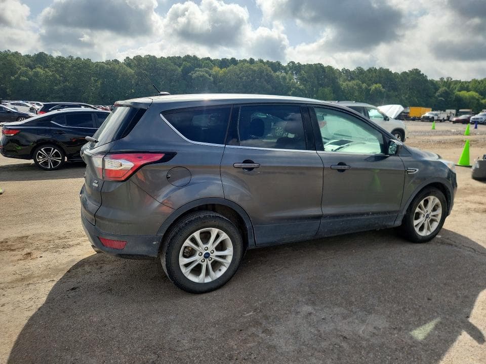 2017 FORD ESCAPE SE 3