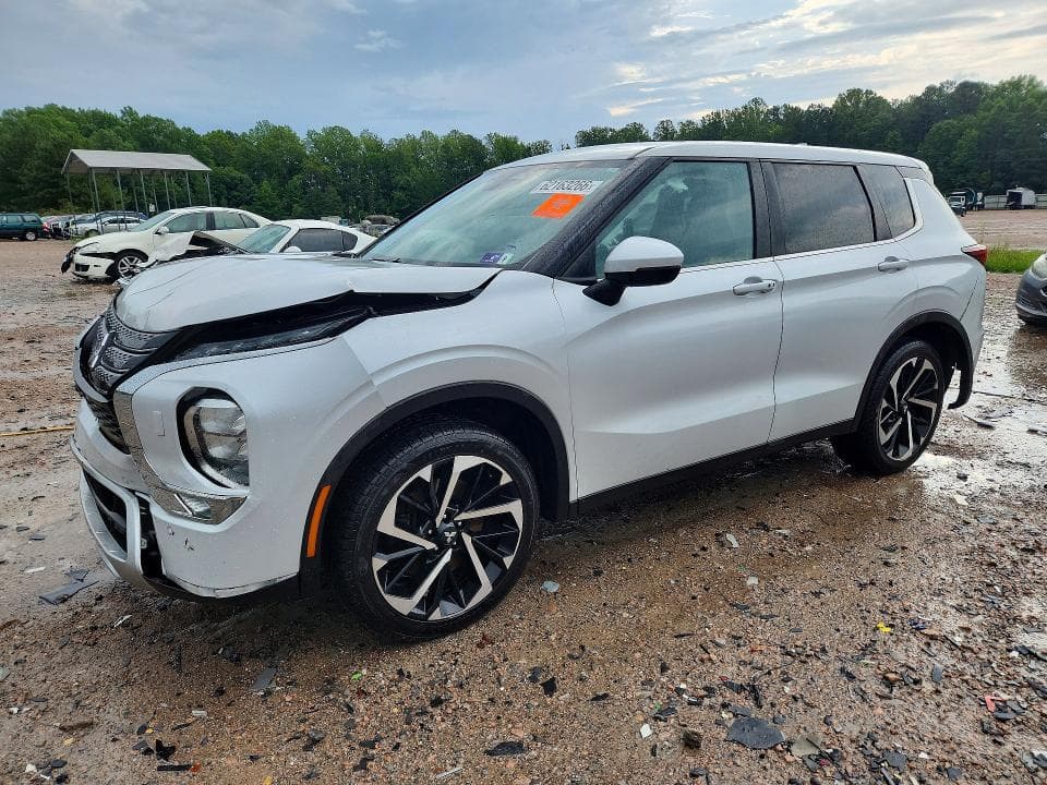 2024 MITSUBISHI OUTLANDER SE - 1