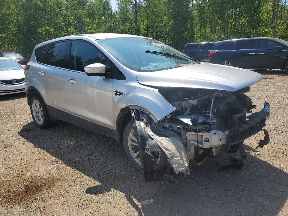 2017 FORD ESCAPE SE 4