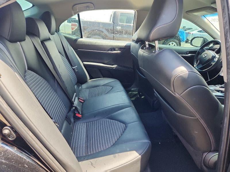 2020 TOYOTA CAMRY SE 10