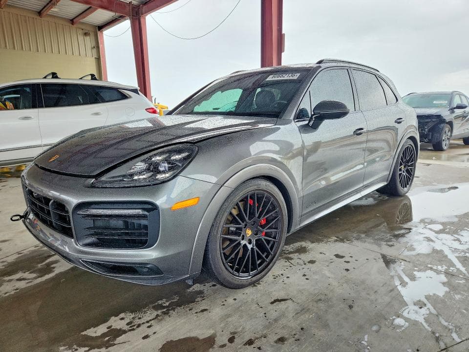 2021 PORSCHE CAYENNE GTS - 1