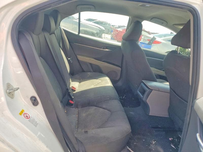 2018 TOYOTA CAMRY LE 10