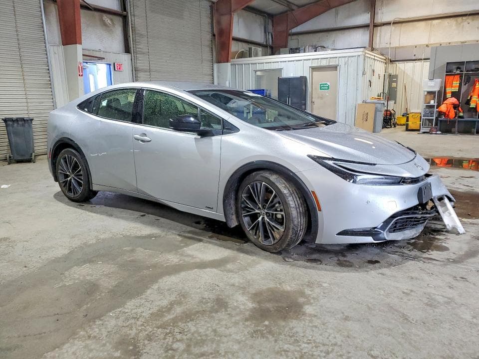 2024 TOYOTA PRIUS XLE 4