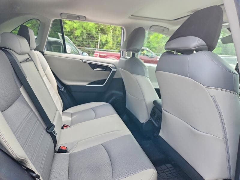 2020 TOYOTA RAV4 LIMITED 11