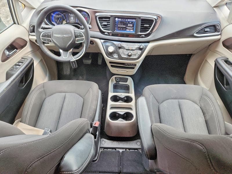 2023 CHRYSLER VOYAGER LX 8