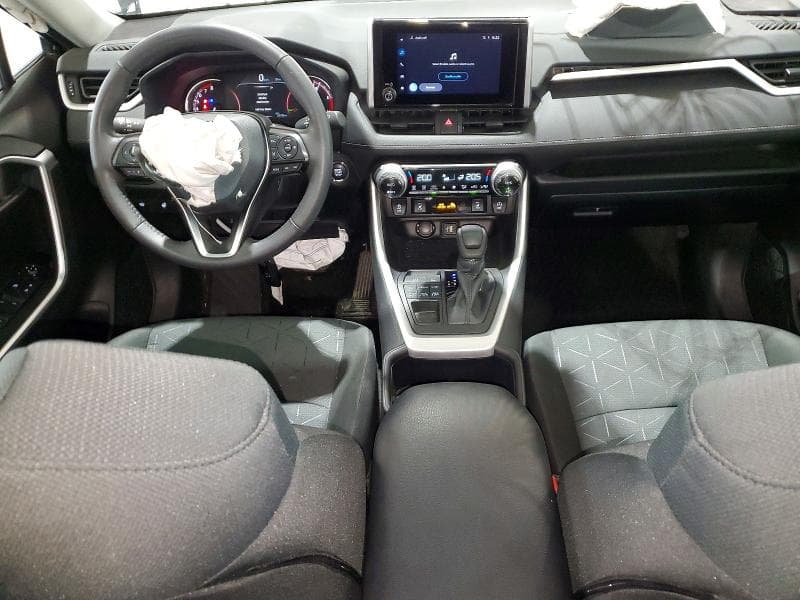 2025 TOYOTA RAV4 XLE 8