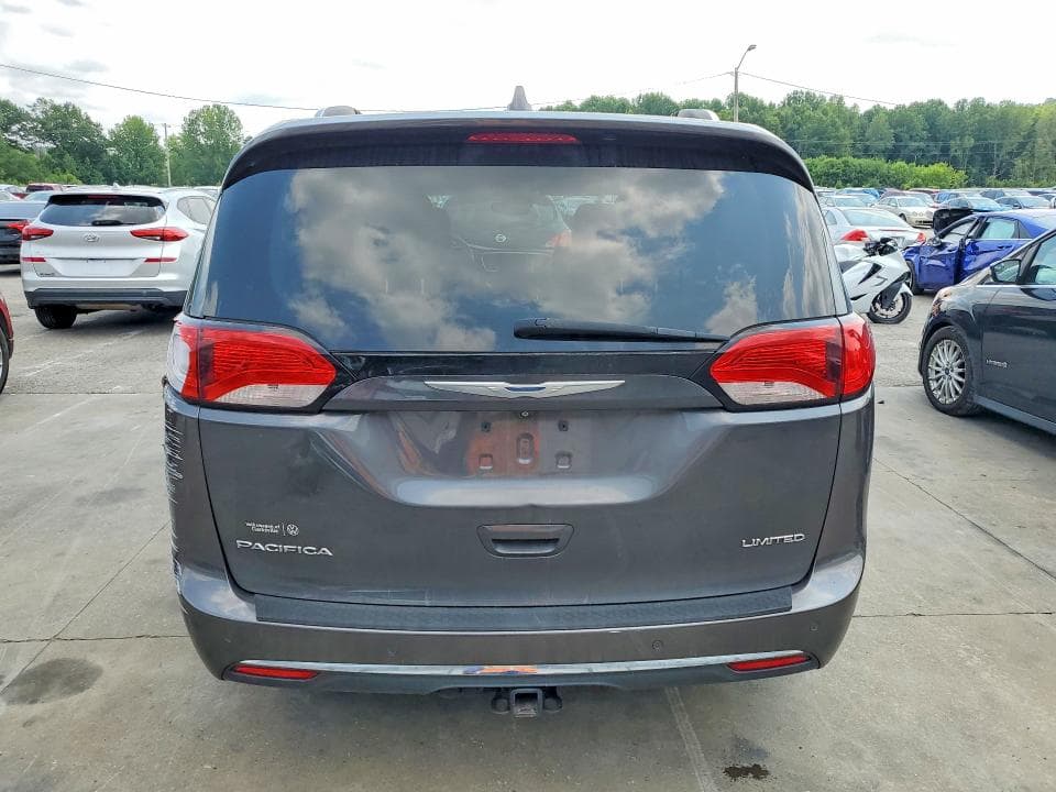 2017 CHRYSLER PACIFICA LIMITED 6