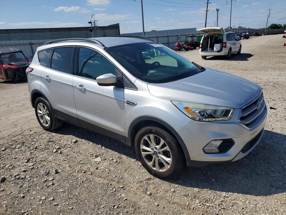 2017 FORD ESCAPE SE 4