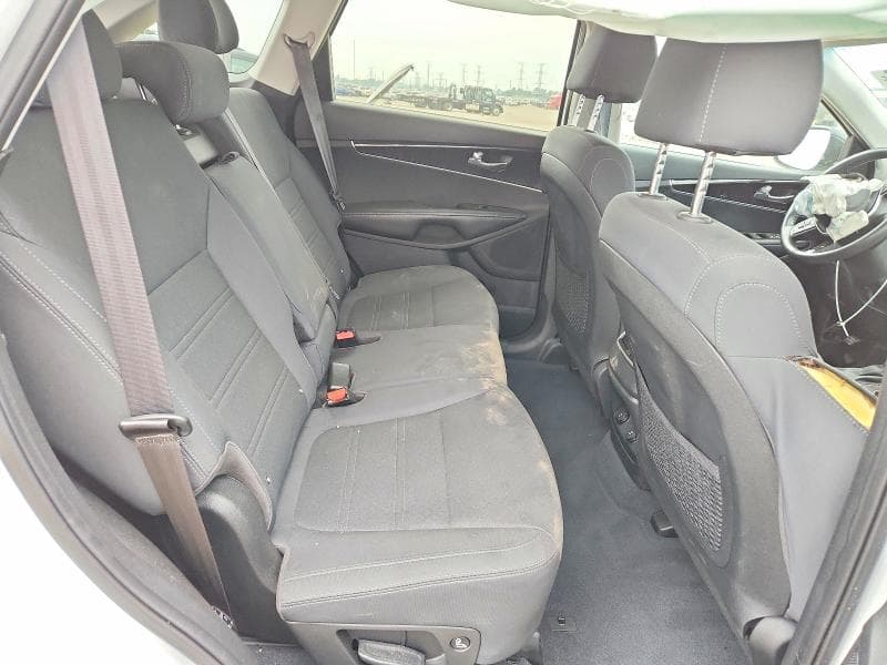 2020 KIA SORENTO S 11