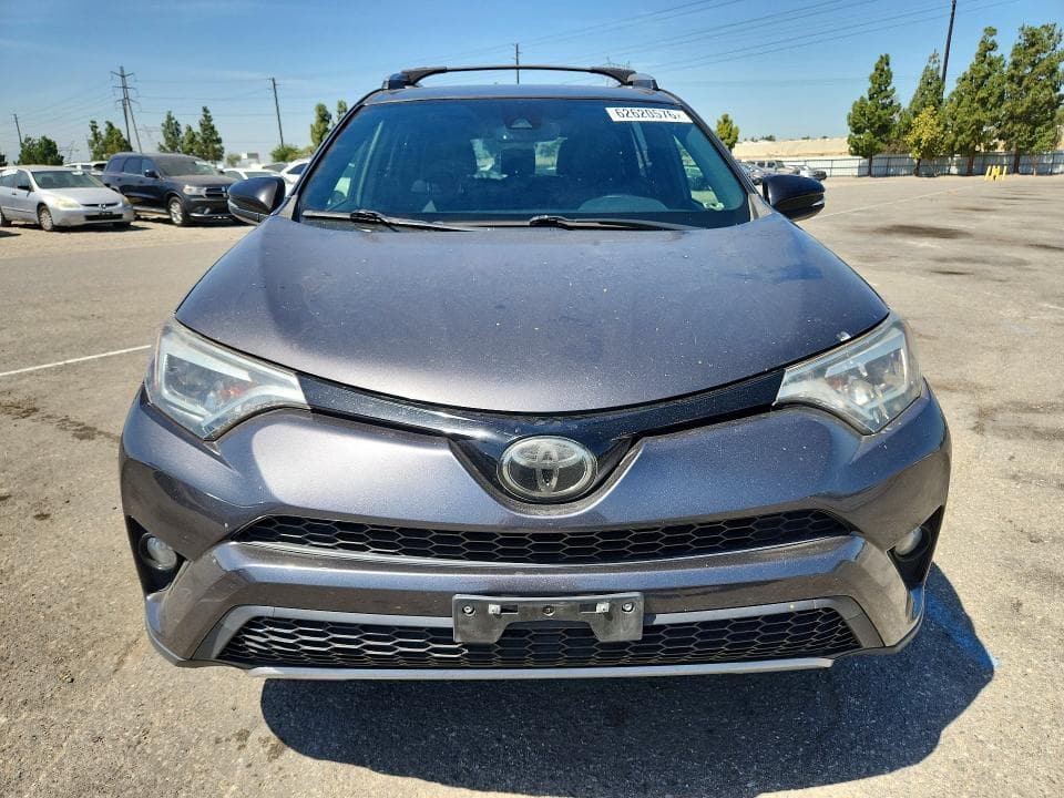 2018 TOYOTA RAV4 SE 5