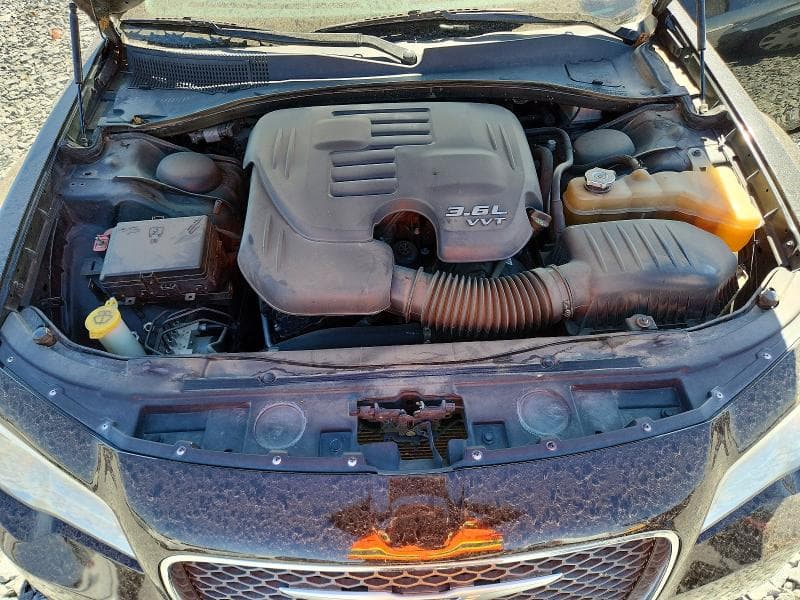 2017 CHRYSLER 300C 11
