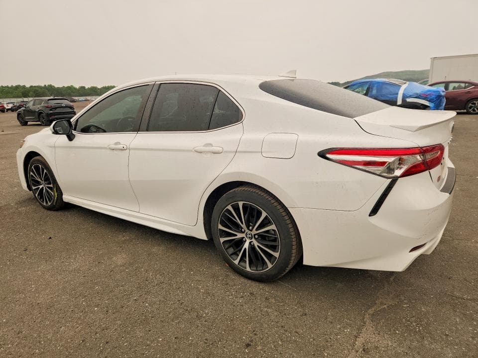 2020 TOYOTA CAMRY SE 2