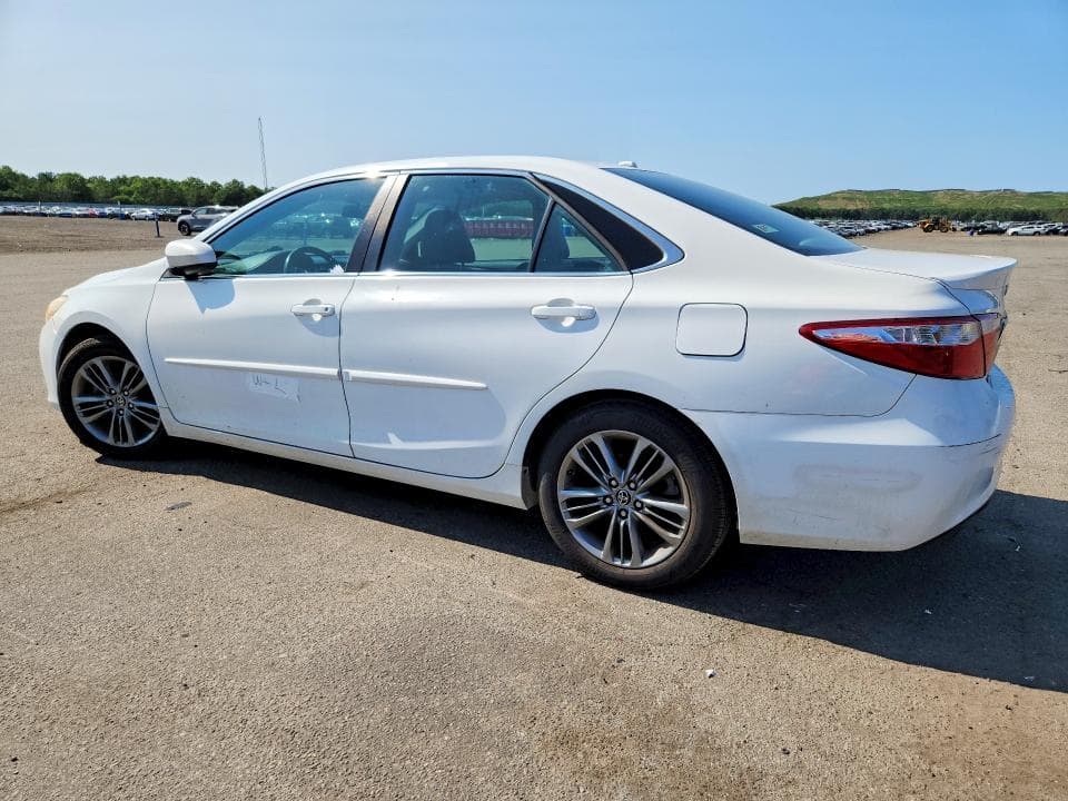 2017 TOYOTA CAMRY SE 2