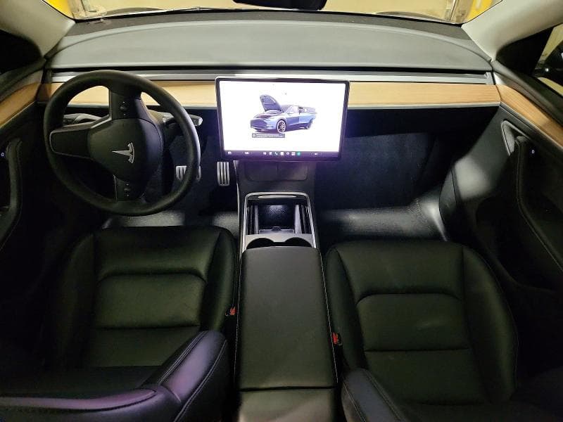 2024 TESLA MODEL Y 8