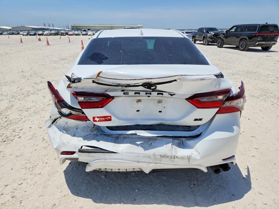 2021 TOYOTA CAMRY SE 6