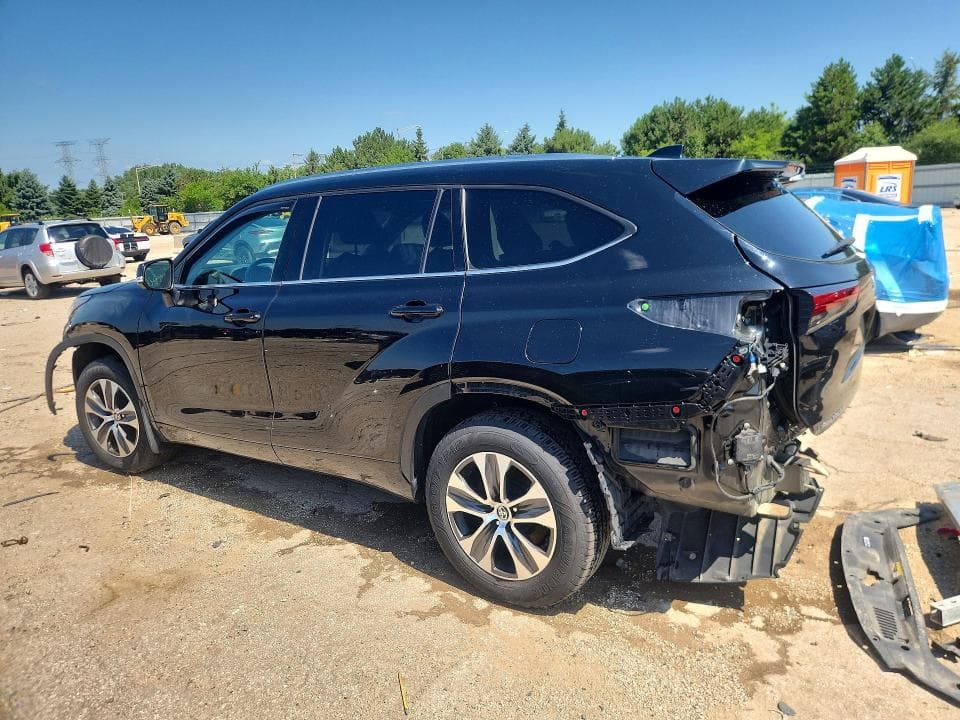 2021 TOYOTA HIGHLANDER XLE 2