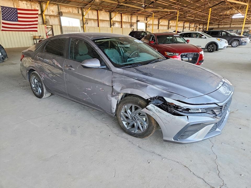 2024 HYUNDAI ELANTRA SEL 4