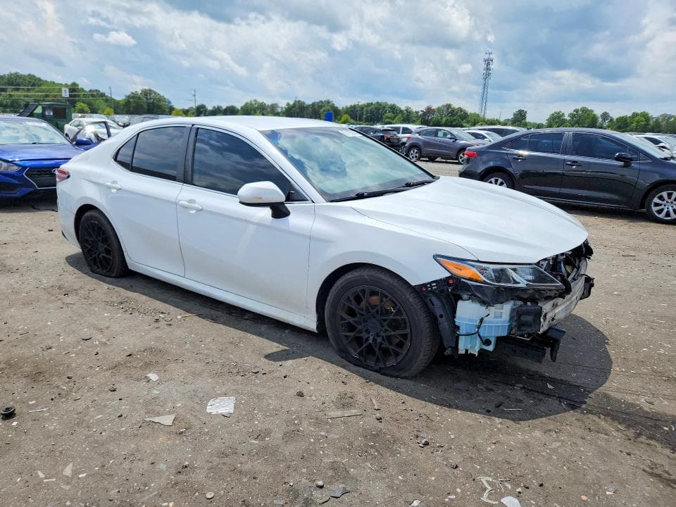 2019 TOYOTA CAMRY LE 4
