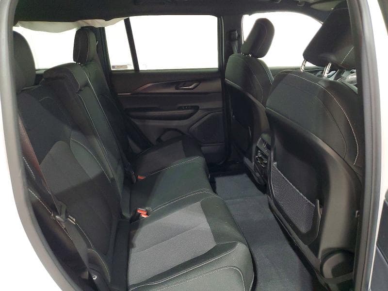 2025 JEEP GRAND CHEROKEE LAREDO 11
