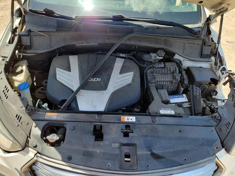 2017 HYUNDAI SANTA FE SE 12