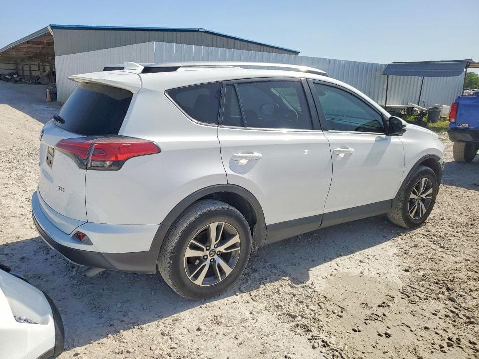 2017 TOYOTA RAV4 XLE 3