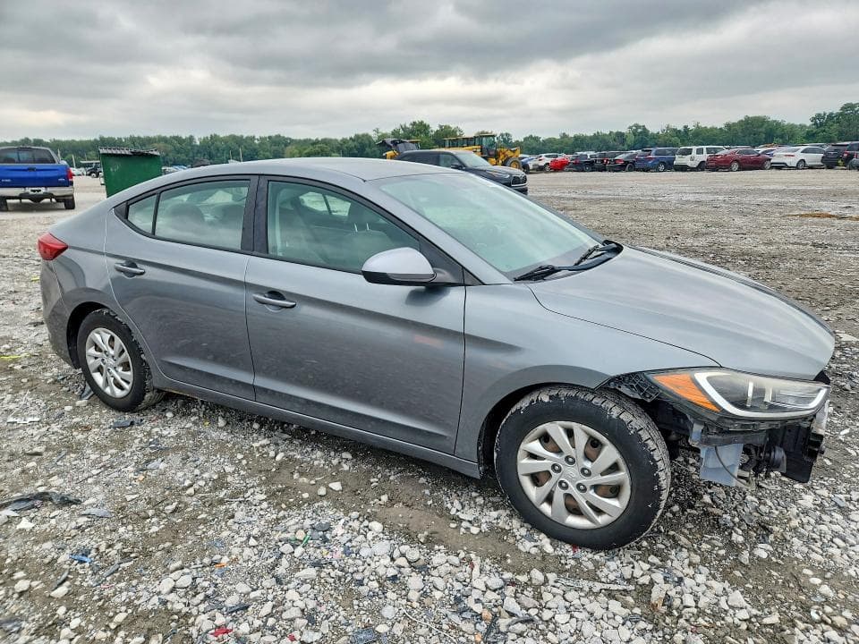2017 HYUNDAI ELANTRA SE 4