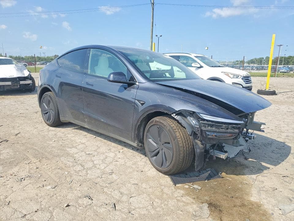 2026 TESLA MODEL Y 4