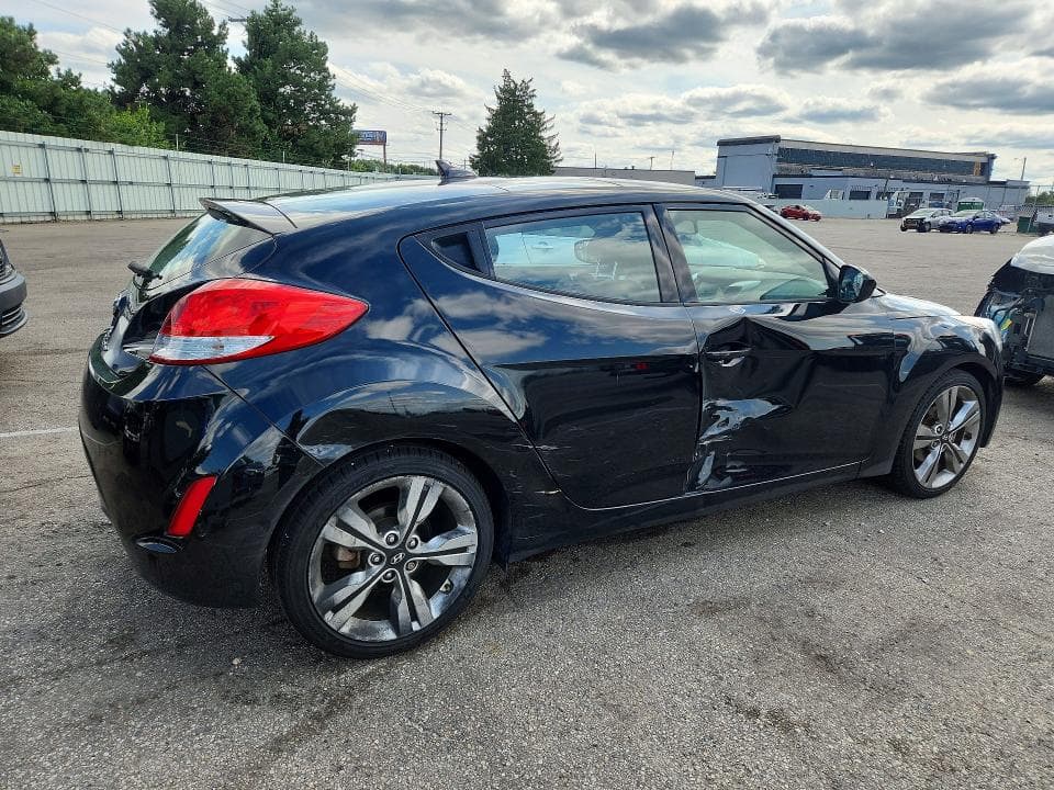 2017 HYUNDAI VELOSTER VALUE EDITION 3