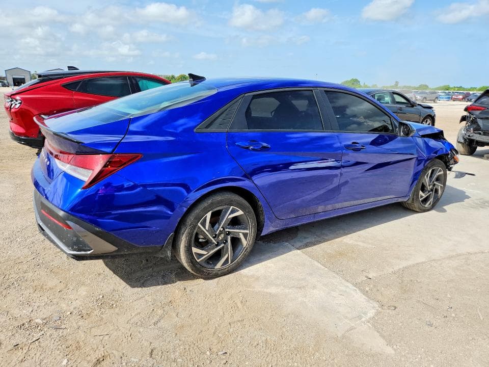 2025 HYUNDAI ELANTRA SEL SPORT 3