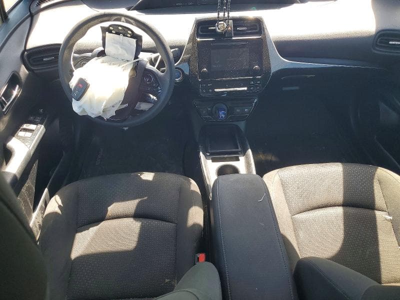 2019 TOYOTA PRIUS LE 8