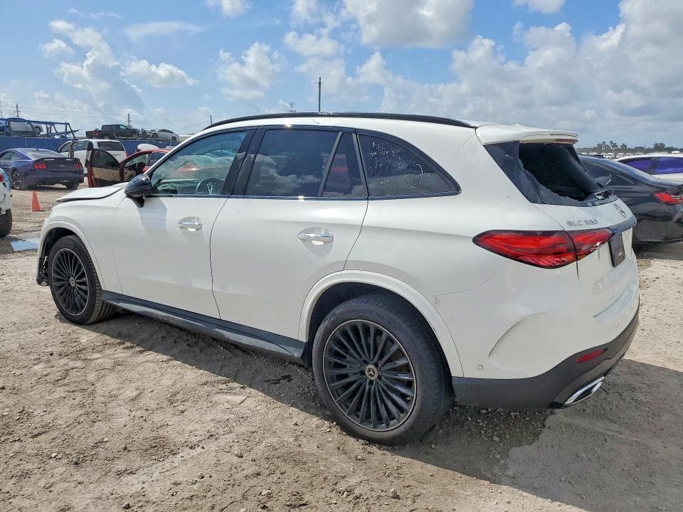 2023 MERCEDES-BENZ GLC 300 2