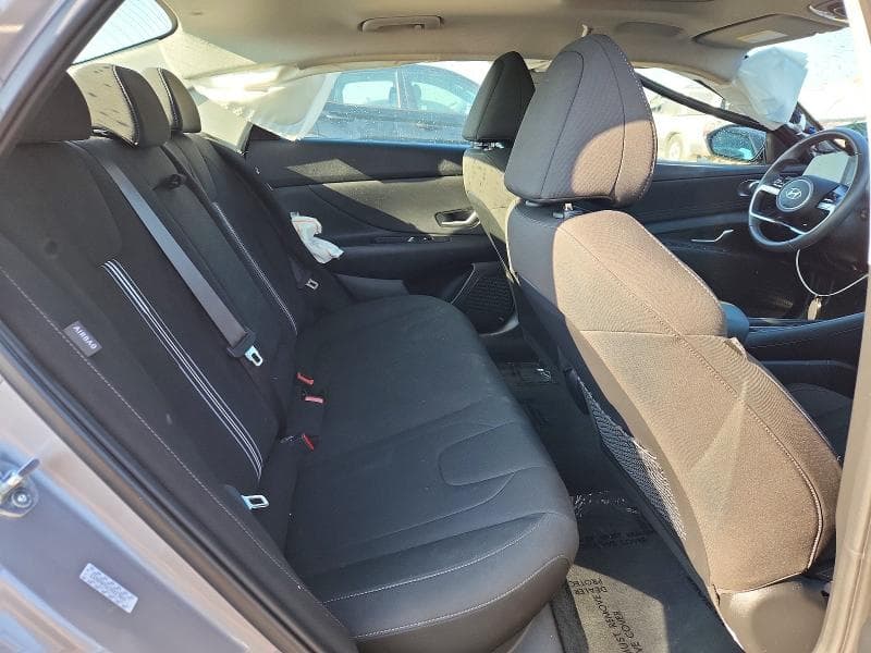 2025 HYUNDAI ELANTRA SEL 10