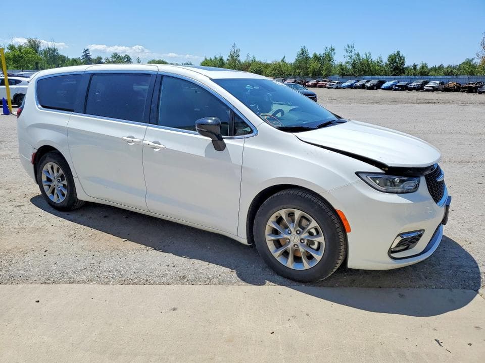 2026 CHRYSLER PACIFICA LIMITED 4