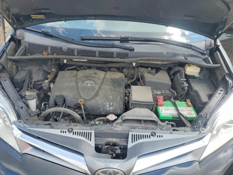 2018 TOYOTA SIENNA XLE PREMIUM 8-PASSENGER 12