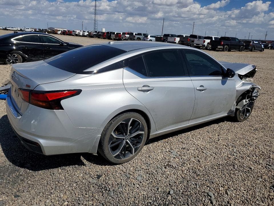 2023 NISSAN ALTIMA SR 3