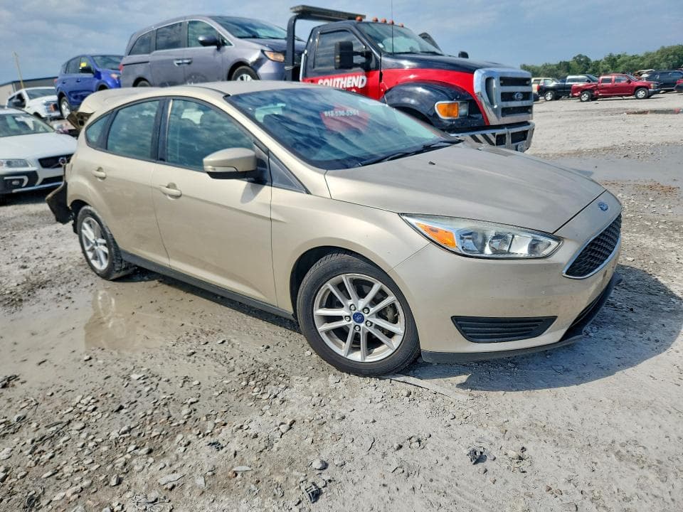 2017 FORD FOCUS SE 4