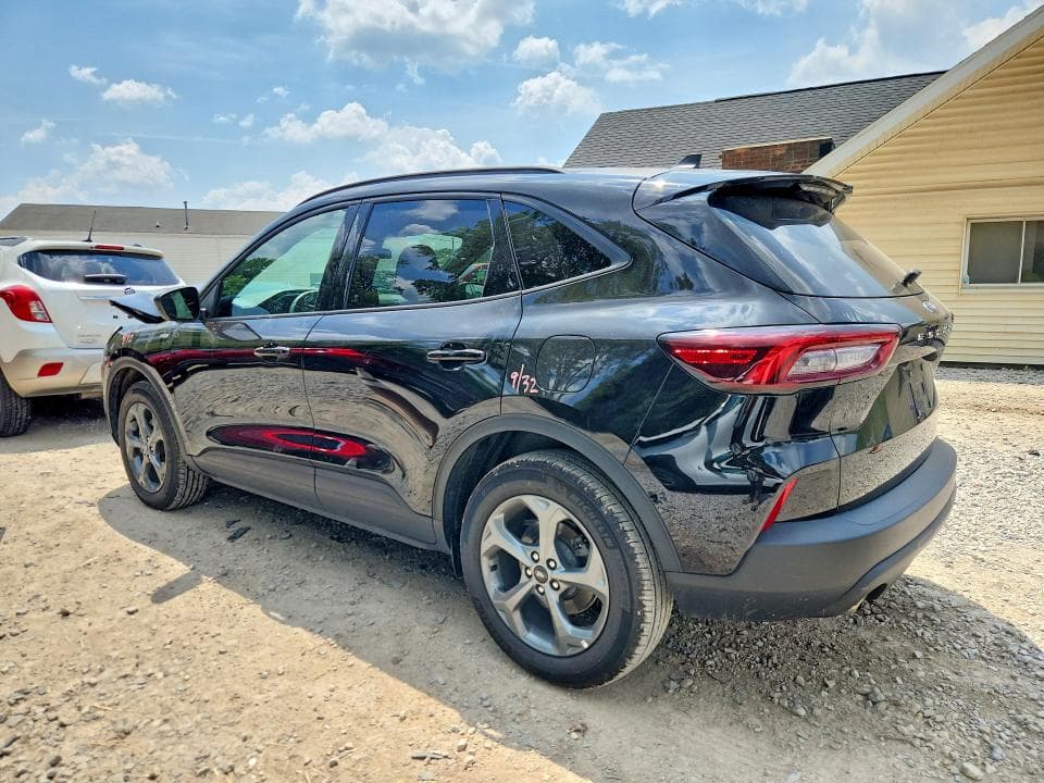 2025 FORD ESCAPE ST LINE 2