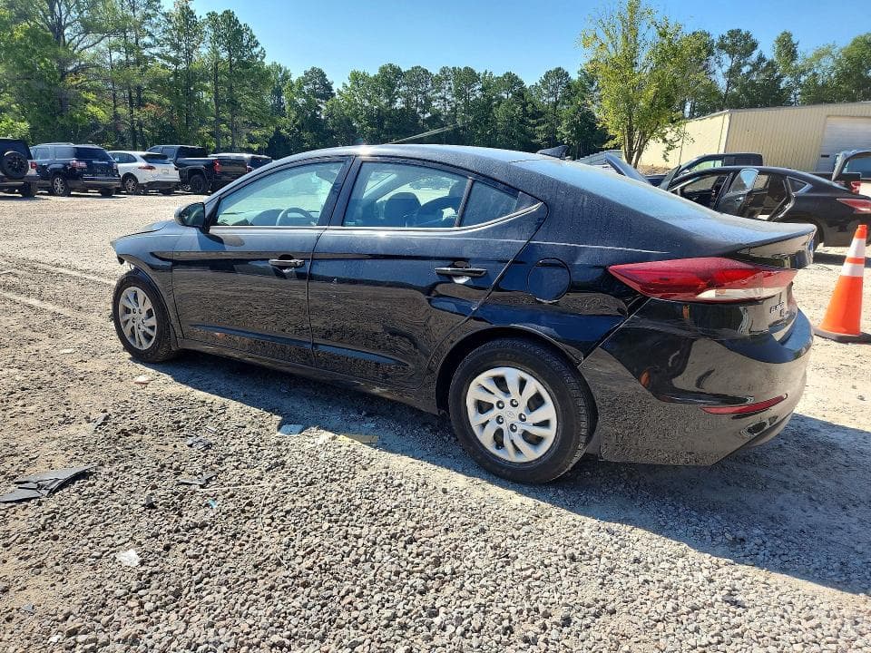 2018 HYUNDAI ELANTRA SE 2