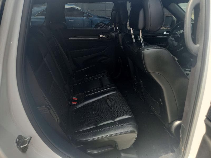 2020 JEEP GRAND CHEROKEE OVERLAND 11