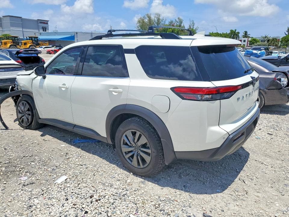 2024 NISSAN PATHFINDER SV 2