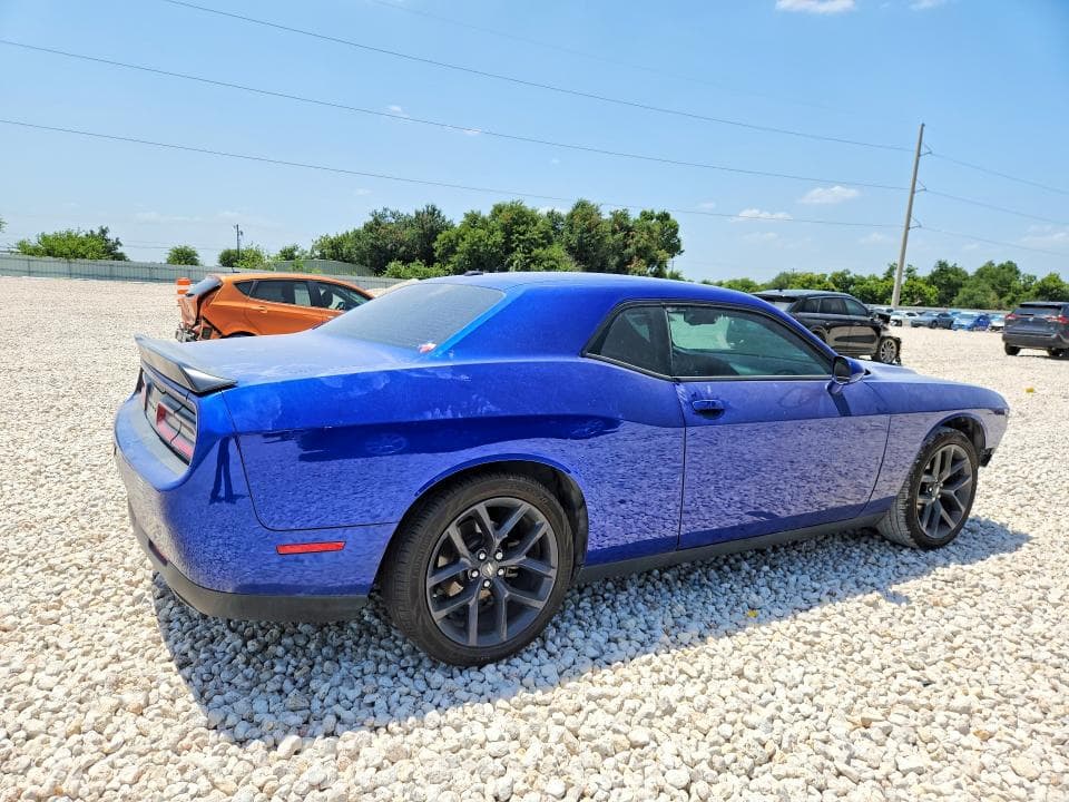 2022 DODGE CHALLENGER SXT 3