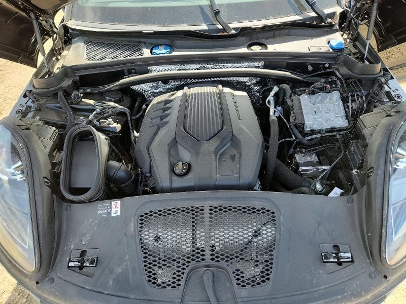 2026 PORSCHE MACAN BASE 12