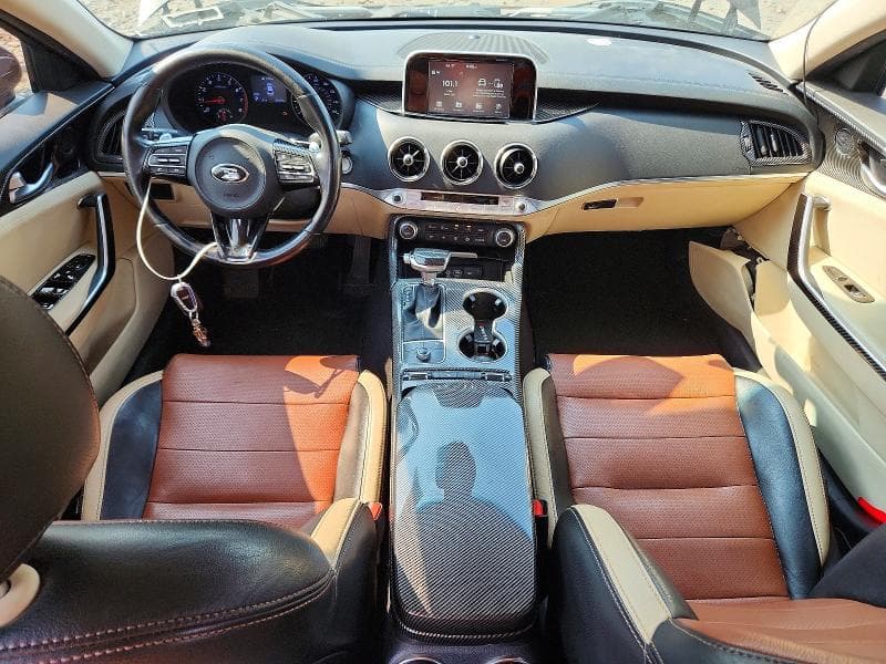 2018 KIA STINGER BASE 8